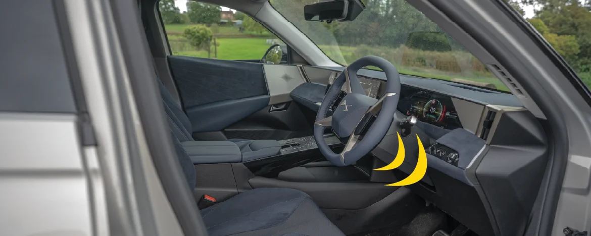 DS N°8 driver's seat