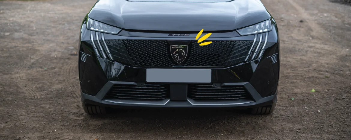 Peugeot 5008 front