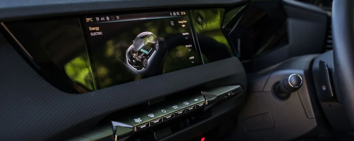 DS 4 E-Tense Cross Touchscreen