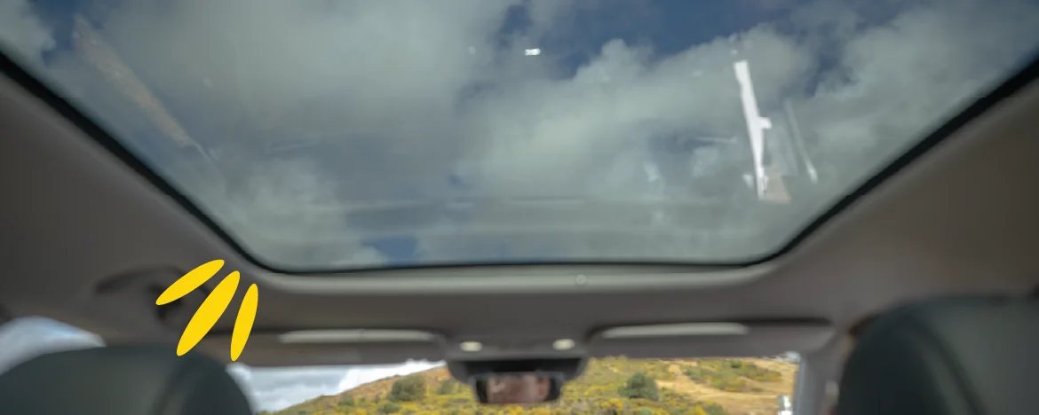 AION V panoramic sunroof