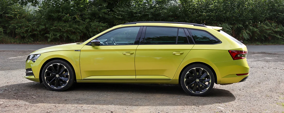 Skoda Superb Estate side view