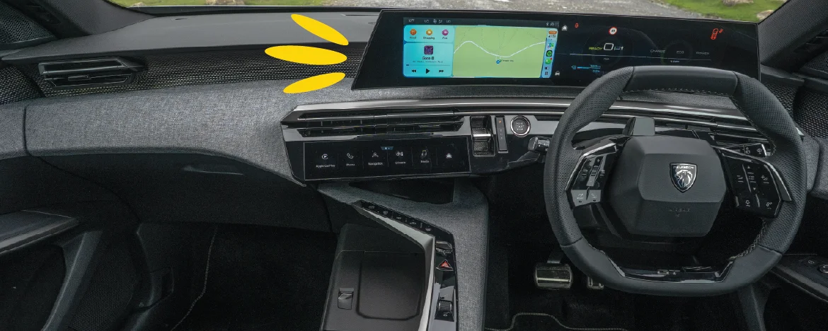 Peugeot E-5008 interior drivers
