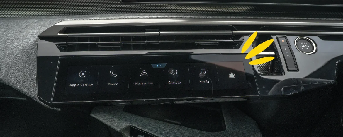 Peugeot E-5008 controls