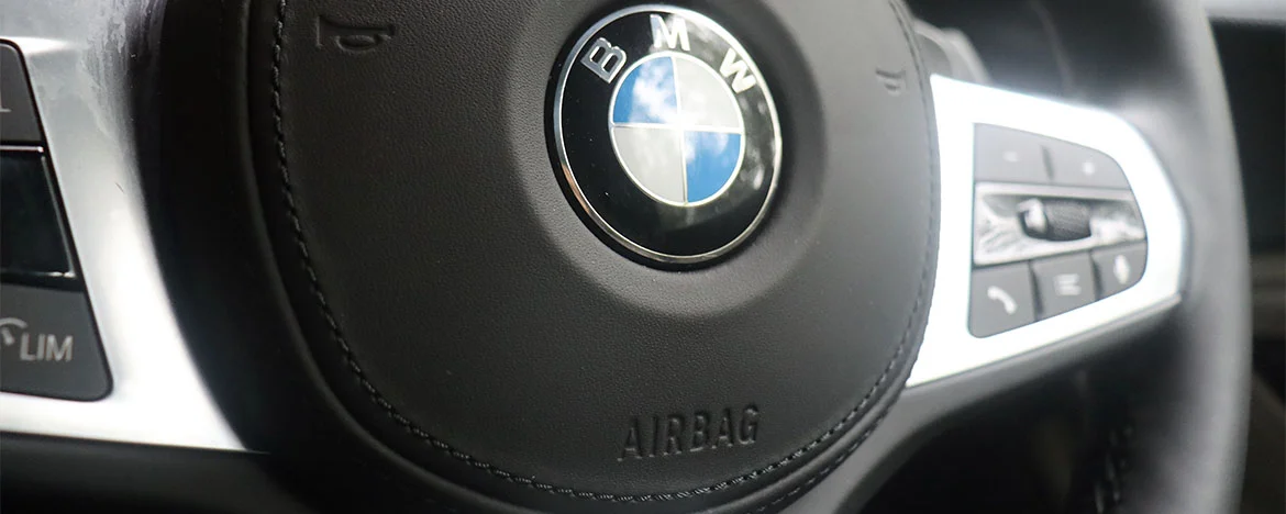 BMW steering wheel and airbag