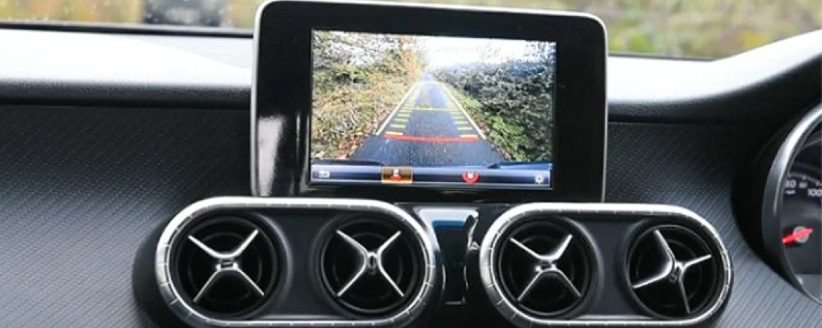 Mercedes-Benz X-Class interior screen