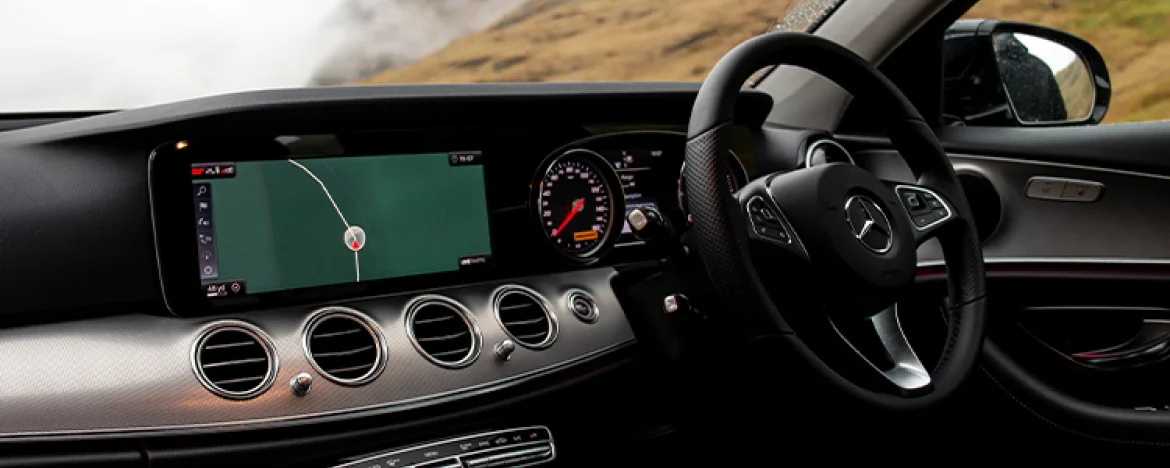 interior-mercedes-benz-mountains-detail