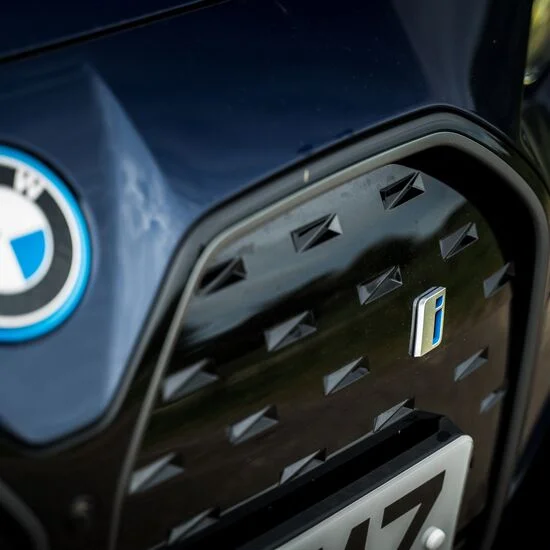 BMW i4 badge