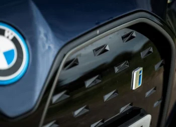 BMW i4 badge