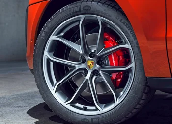 2021 Porsche Macan wheel
