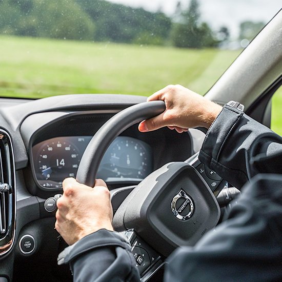 hands-on-volvo-xc40-wheel